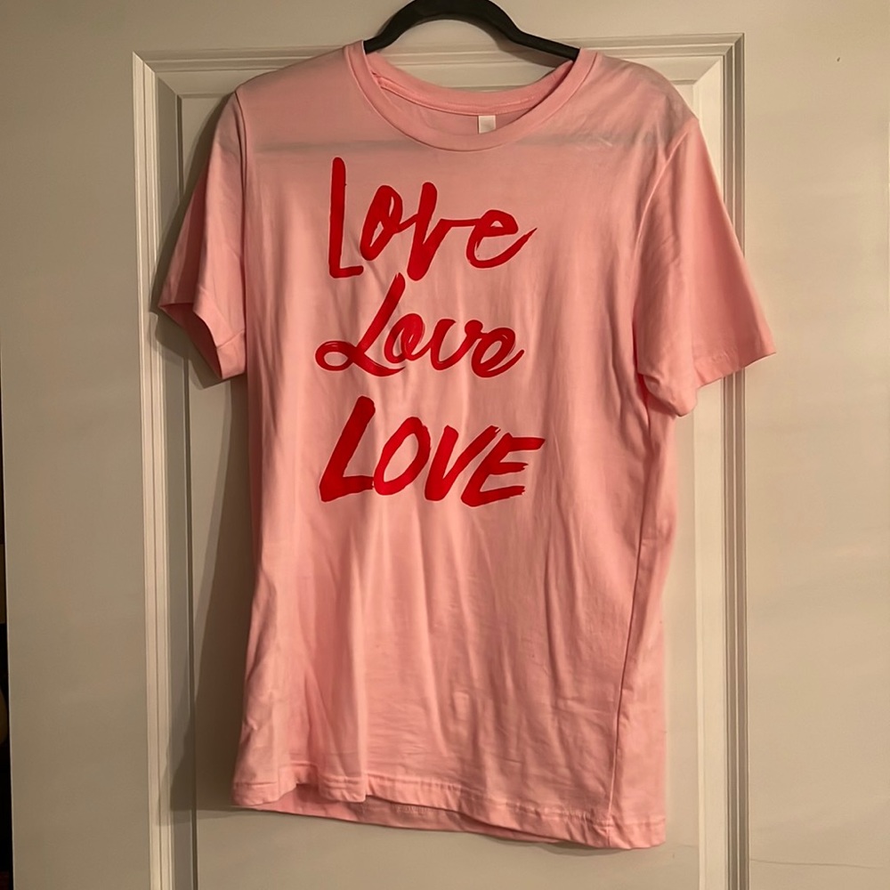 Pink Lily Vday Tee💗